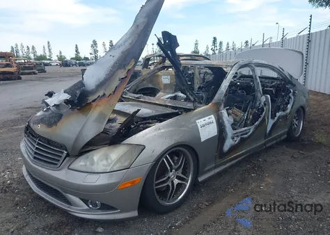 2008 Mercedes-Benz S 550 z USA, uszkodzony, nr VIN WDDNG71X68A212614